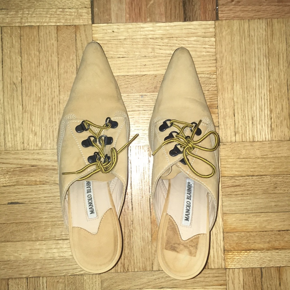 Manolo Blahnik point shoes